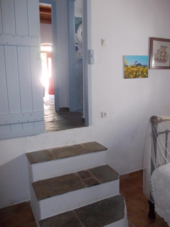 Nyfes Traditional Boutique Faltaina Skyros Buitenkant foto
